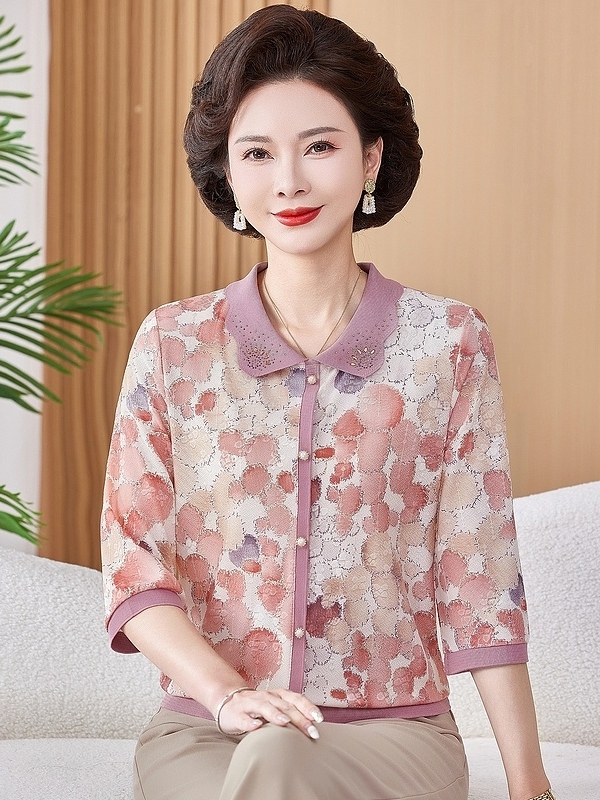 Women Fashion Over 50 - Krótki elastyczny top z dzianiny z