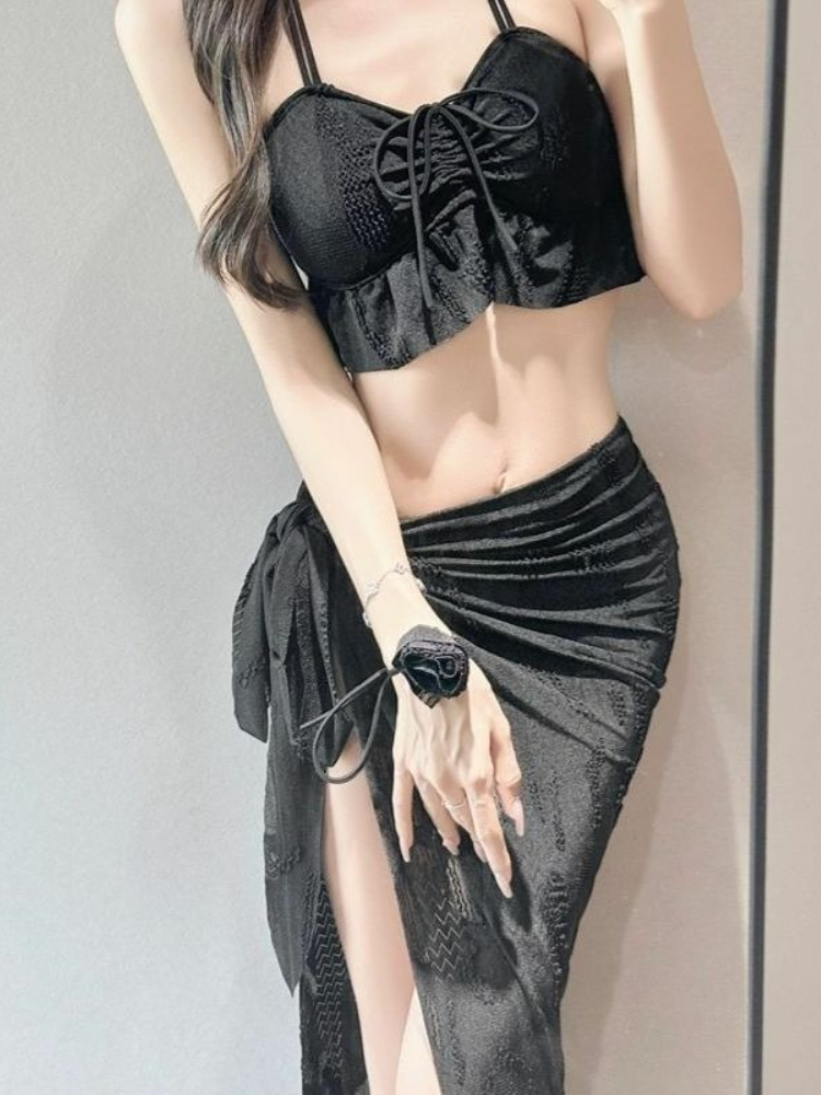 Women Fashion Styles - Damski dwuczęściowy strój kąpielowy w kwiaty,