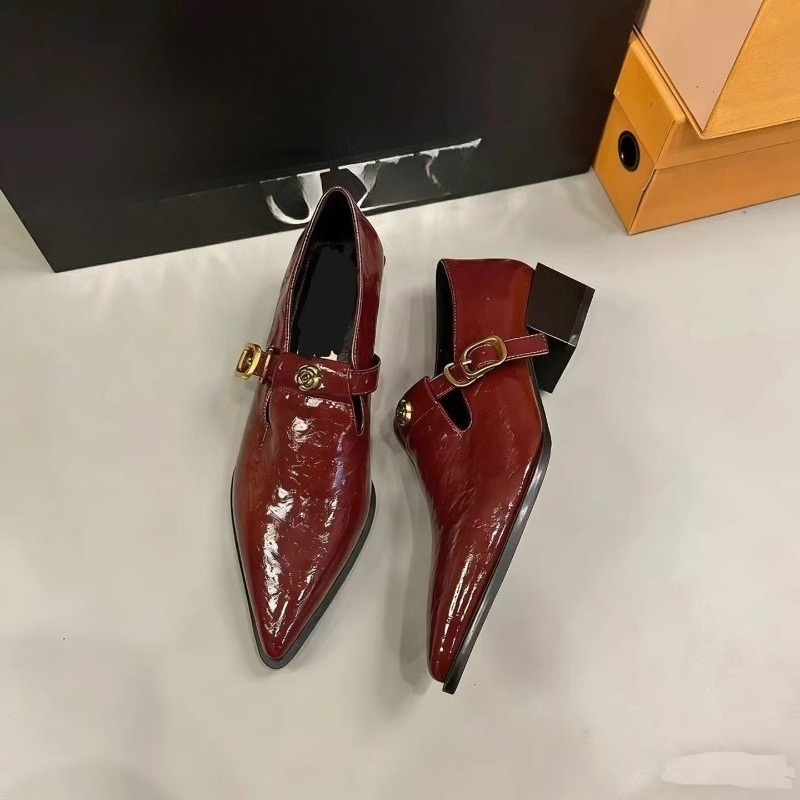 Płaskie, grube podeszwy, szpic – Women Fashion Heels recenzja i cena