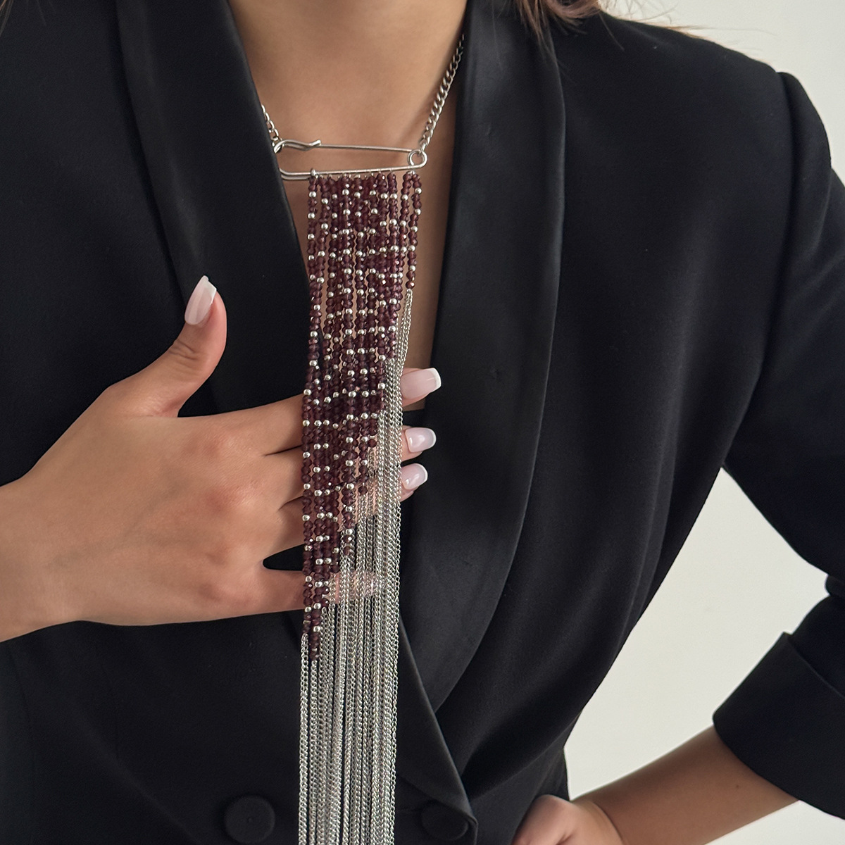 Srebrna broszka z łańcuszkiem  – Women Fashion Hub recenzja i cena