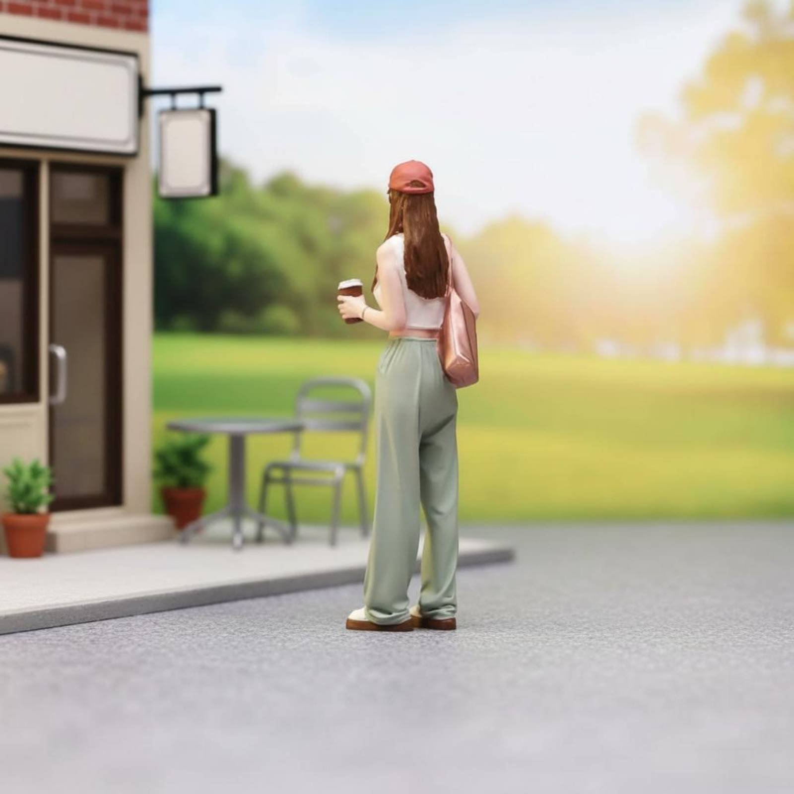 Figurka dziewczyny trzymającej – Women Fashion Pose recenzja i cena